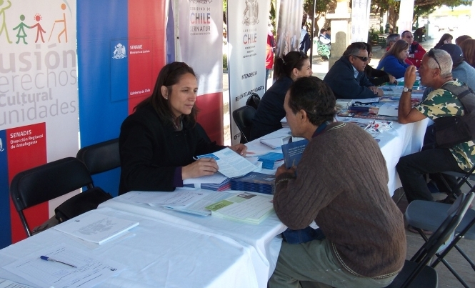 Yasna Salvo de la Dirección Regional del Senadis Antofagasta en el Gobierno en Terreno en Taltal