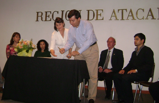 Andrea Elgueta, Directora Regional y Dante Ledezma, Director Académico Inacap Sede Copiapó.