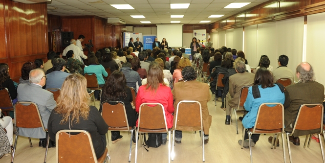 Primera Jornada Regional de Diálogos Participativos desarrollada en Santiago.